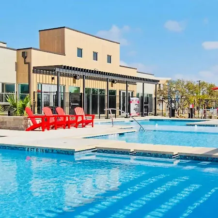 Luxe 1B|Pool|Marble Falls Escape